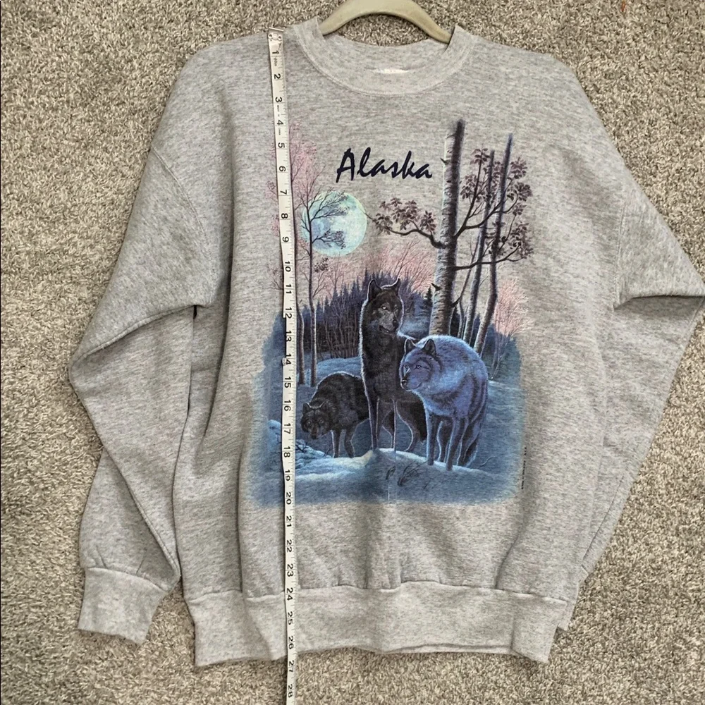 Vintage Hanes Alaska Wolves Graphic Gray Sweatshirt - Picture 6 of 7